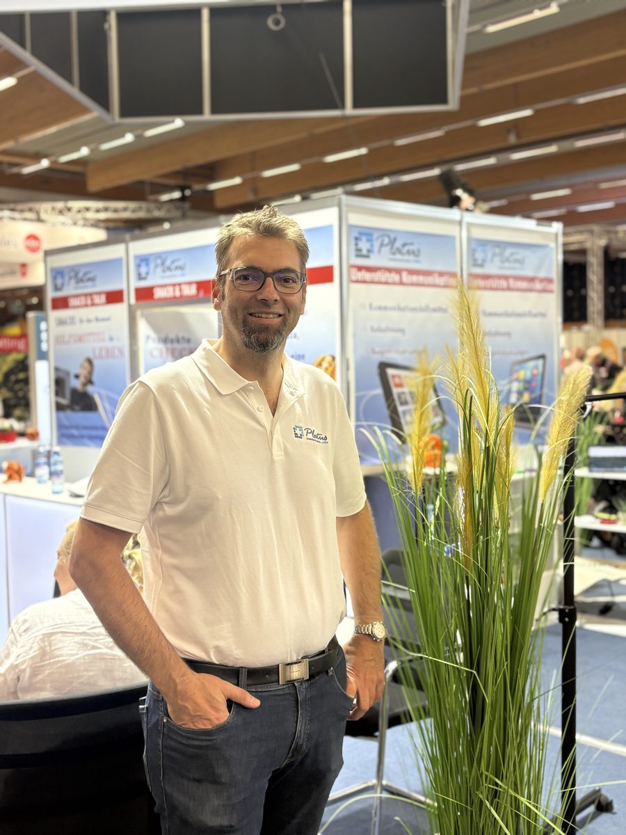Daniel Sturmair am Platus-Messestand