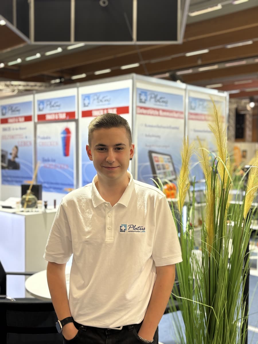 Valentin Racher am Platus-Messestand